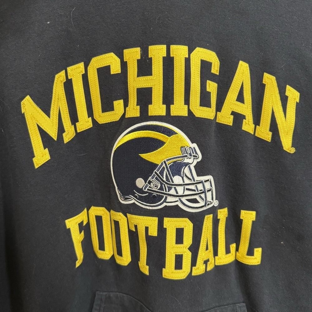 Champion Michigan Football Hoodie Size Medium Embroidered Wolverines NCAA Sports - Picture 3 of 10